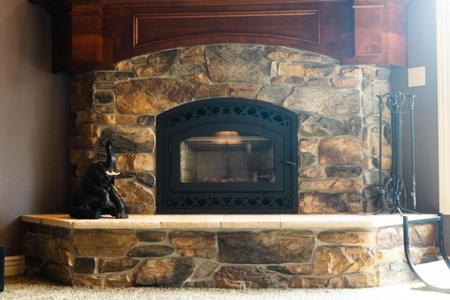 S63W34455 Piper ROAD, North Prairie, WI 53153