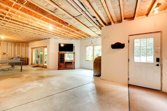 S63W34455 Piper ROAD, North Prairie, WI 53153