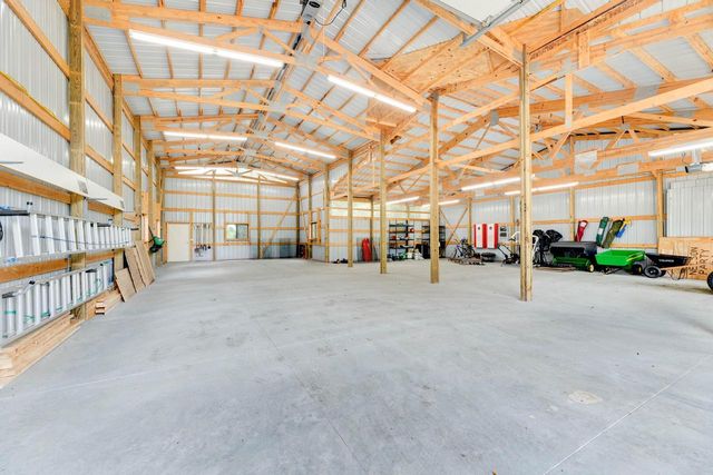 S63W34455 Piper ROAD, North Prairie, WI 53153