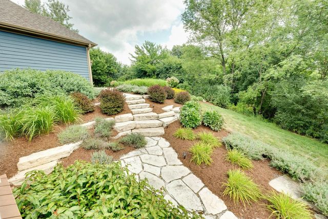 S63W34455 Piper ROAD, North Prairie, WI 53153