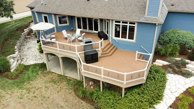 S63W34455 Piper ROAD, North Prairie, WI 53153