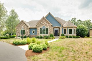 S63W34455 Piper ROAD, North Prairie, WI 53153