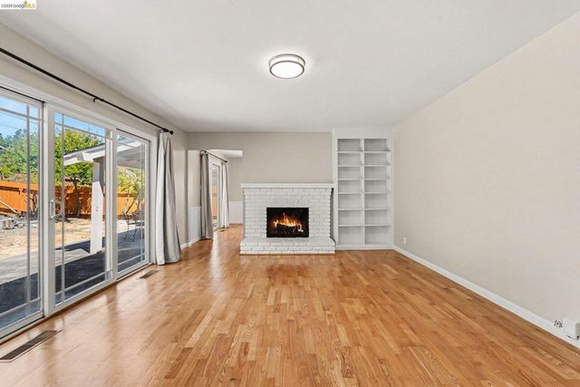649 Moraga Way, Orinda, CA 94563