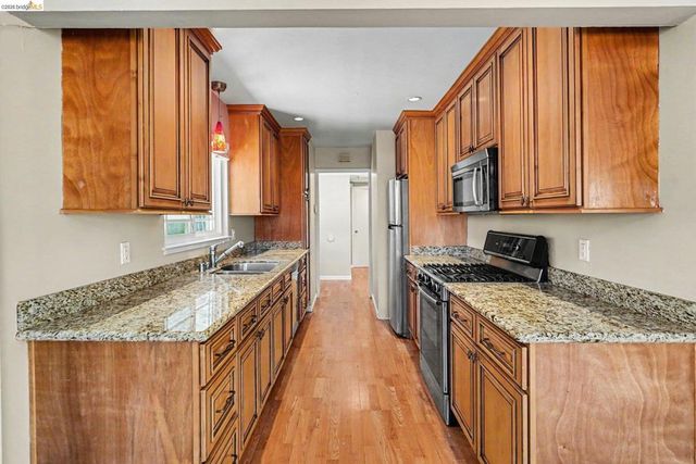649 Moraga Way, Orinda, CA 94563