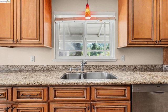 649 Moraga Way, Orinda, CA 94563