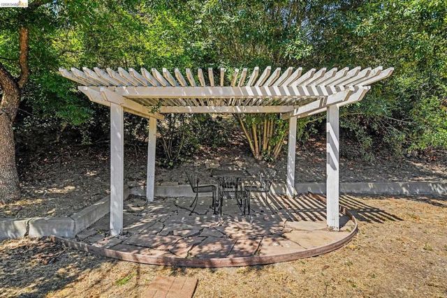 649 Moraga Way, Orinda, CA 94563