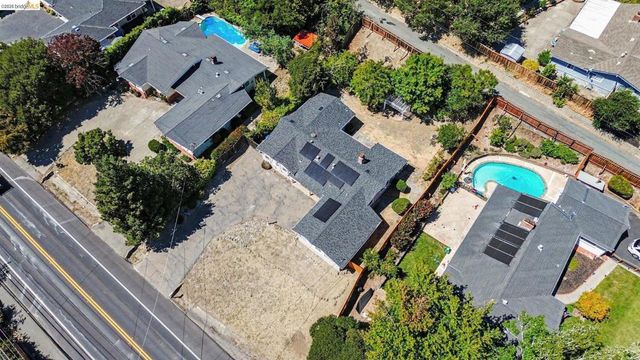 649 Moraga Way, Orinda, CA 94563