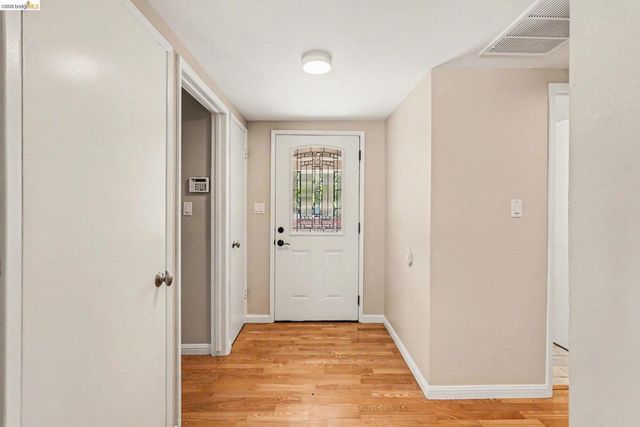 649 Moraga Way, Orinda, CA 94563