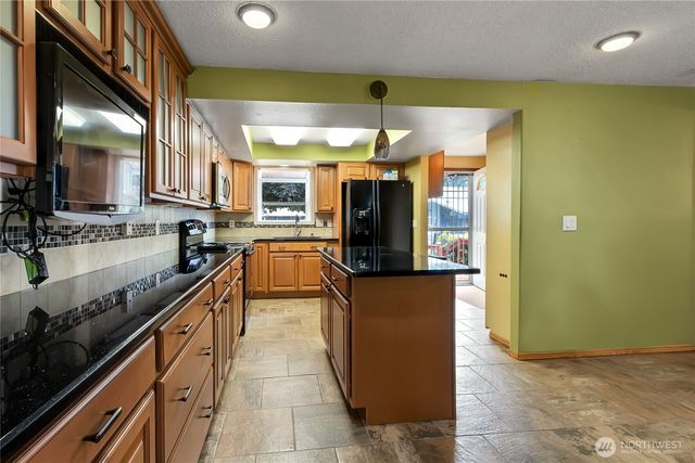 15111 NE 365th Street, La Center, WA 98629