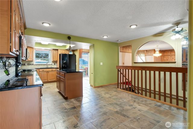 15111 NE 365th Street, La Center, WA 98629