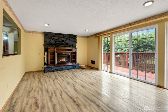 15111 NE 365th Street, La Center, WA 98629