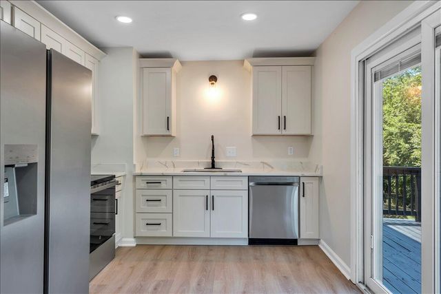 1072 Maywood DR, Vinton, VA 24179