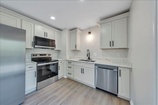 1072 Maywood DR, Vinton, VA 24179