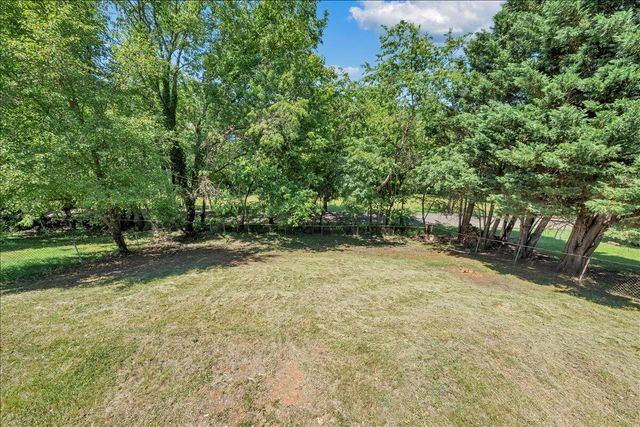 1072 Maywood DR, Vinton, VA 24179