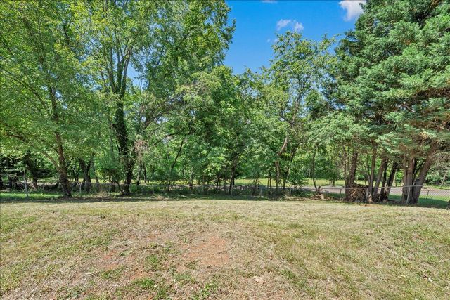 1072 Maywood DR, Vinton, VA 24179