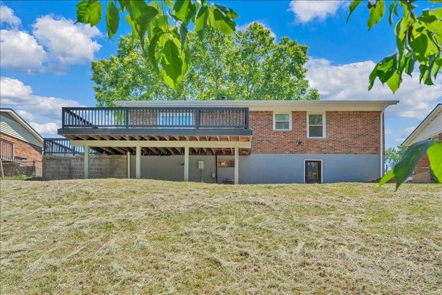 1072 Maywood DR, Vinton, VA 24179