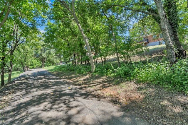 1072 Maywood DR, Vinton, VA 24179