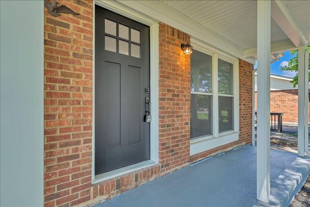 1072 Maywood DR, Vinton, VA 24179