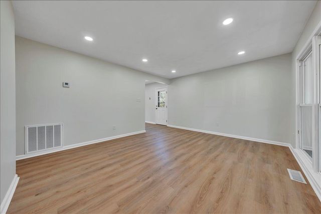 1072 Maywood DR, Vinton, VA 24179