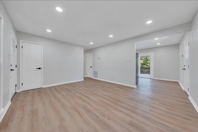1072 Maywood DR, Vinton, VA 24179