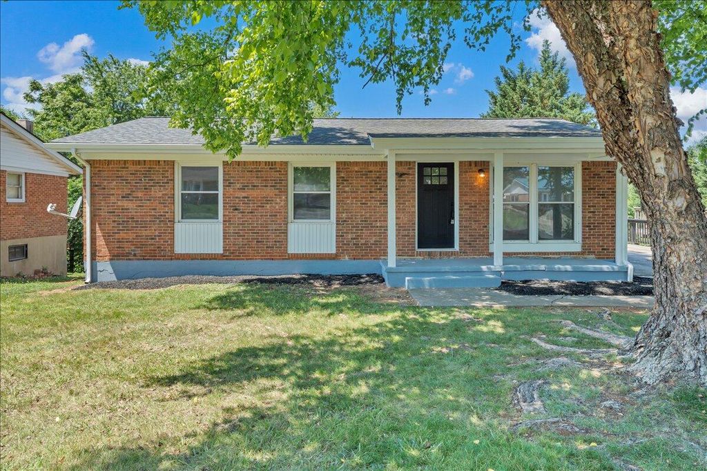 1072 Maywood DR, Vinton, VA 24179