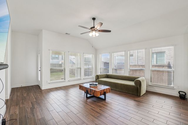 1236 Arrowwood Drive, Aubrey, TX 76227