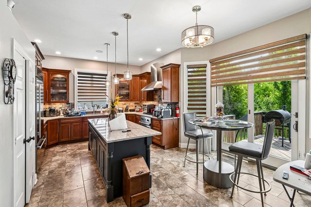 4003 W 92nd Place, Merrillville, IN 46410