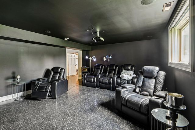 4003 W 92nd Place, Merrillville, IN 46410