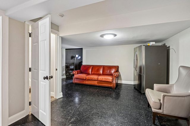 4003 W 92nd Place, Merrillville, IN 46410