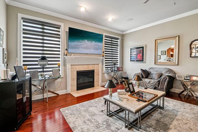 4003 W 92nd Place, Merrillville, IN 46410