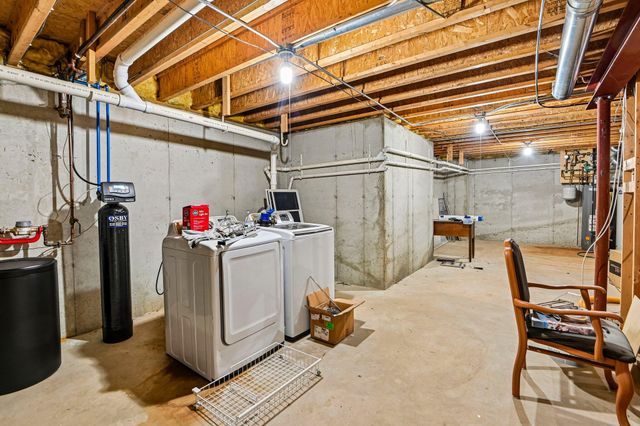 4003 W 92nd Place, Merrillville, IN 46410