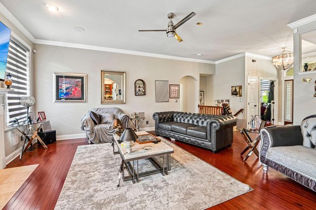 4003 W 92nd Place, Merrillville, IN 46410