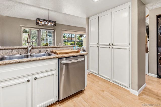 906 Sendero Ave, Escondido, CA 92026