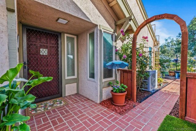 906 Sendero Ave, Escondido, CA 92026