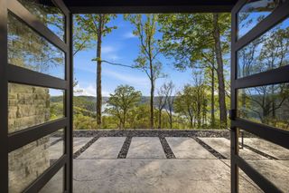 668 Seaton Drive, Smithville, TN 37166