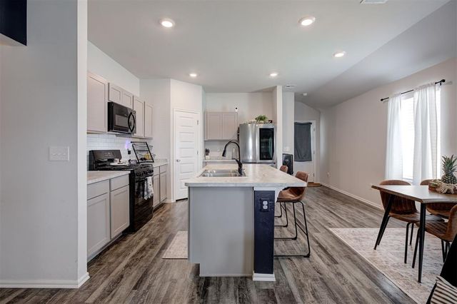 3501 Pete Street, Mustang, OK 73064