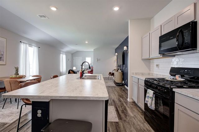 3501 Pete Street, Mustang, OK 73064