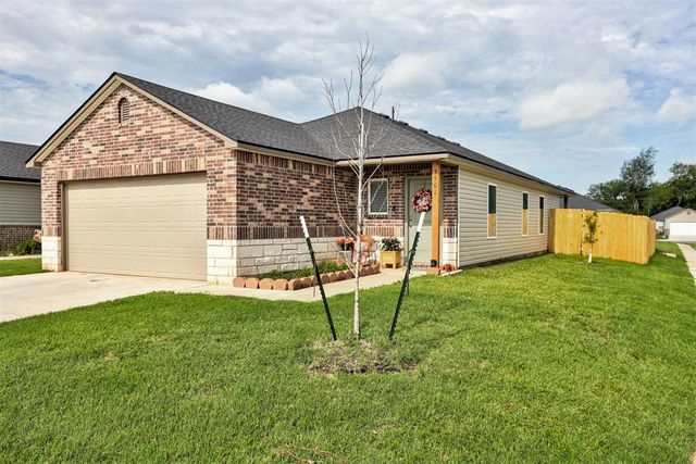 3501 Pete Street, Mustang, OK 73064