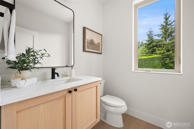 9909 Unit B NE 200th, Bothell, WA 98011