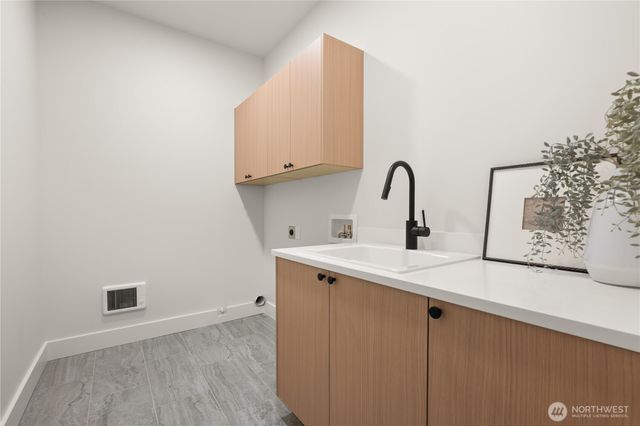 9909 Unit B NE 200th, Bothell, WA 98011