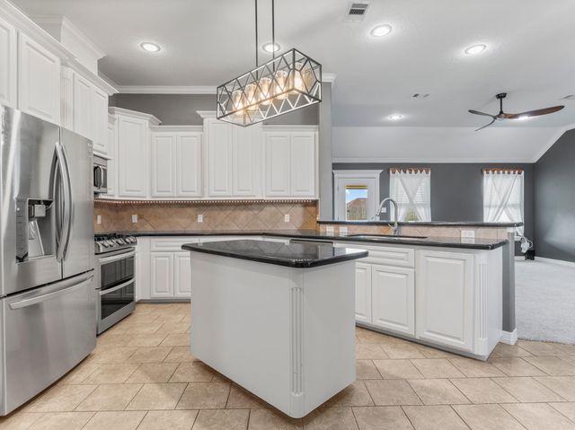 3221 El Camino Street, Bay City, TX 77414