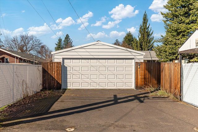 6024 N Wall St, Spokane, WA 99205