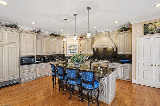 4620 Cherryhill Lane, Winston-salem, NC 27106