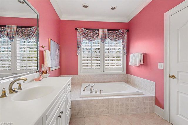 4620 Cherryhill Lane, Winston-salem, NC 27106