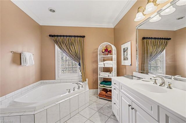 4620 Cherryhill Lane, Winston-salem, NC 27106