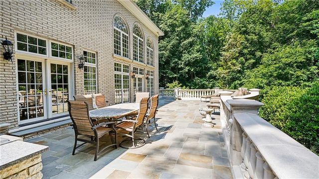 4620 Cherryhill Lane, Winston-salem, NC 27106