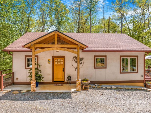 446 Amanda Drive, Mars Hill, NC 28754