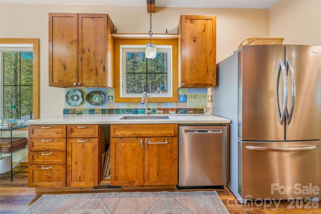 446 Amanda Drive, Mars Hill, NC 28754