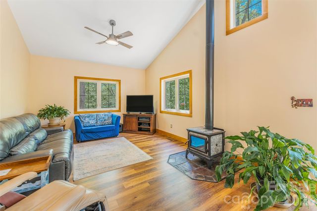 446 Amanda Drive, Mars Hill, NC 28754