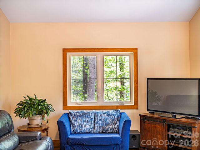 446 Amanda Drive, Mars Hill, NC 28754